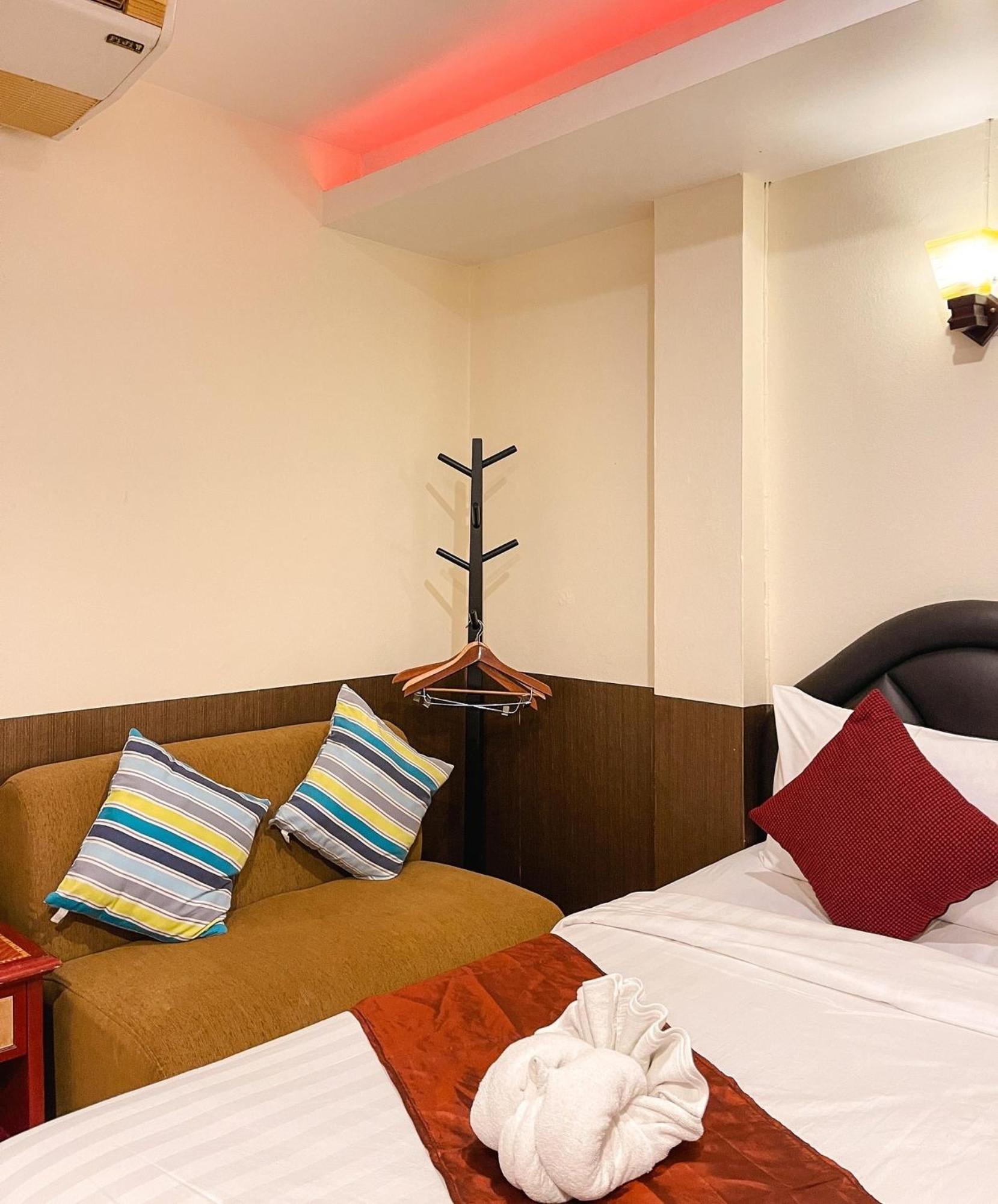 Baik Suite Bangkok Exterior photo