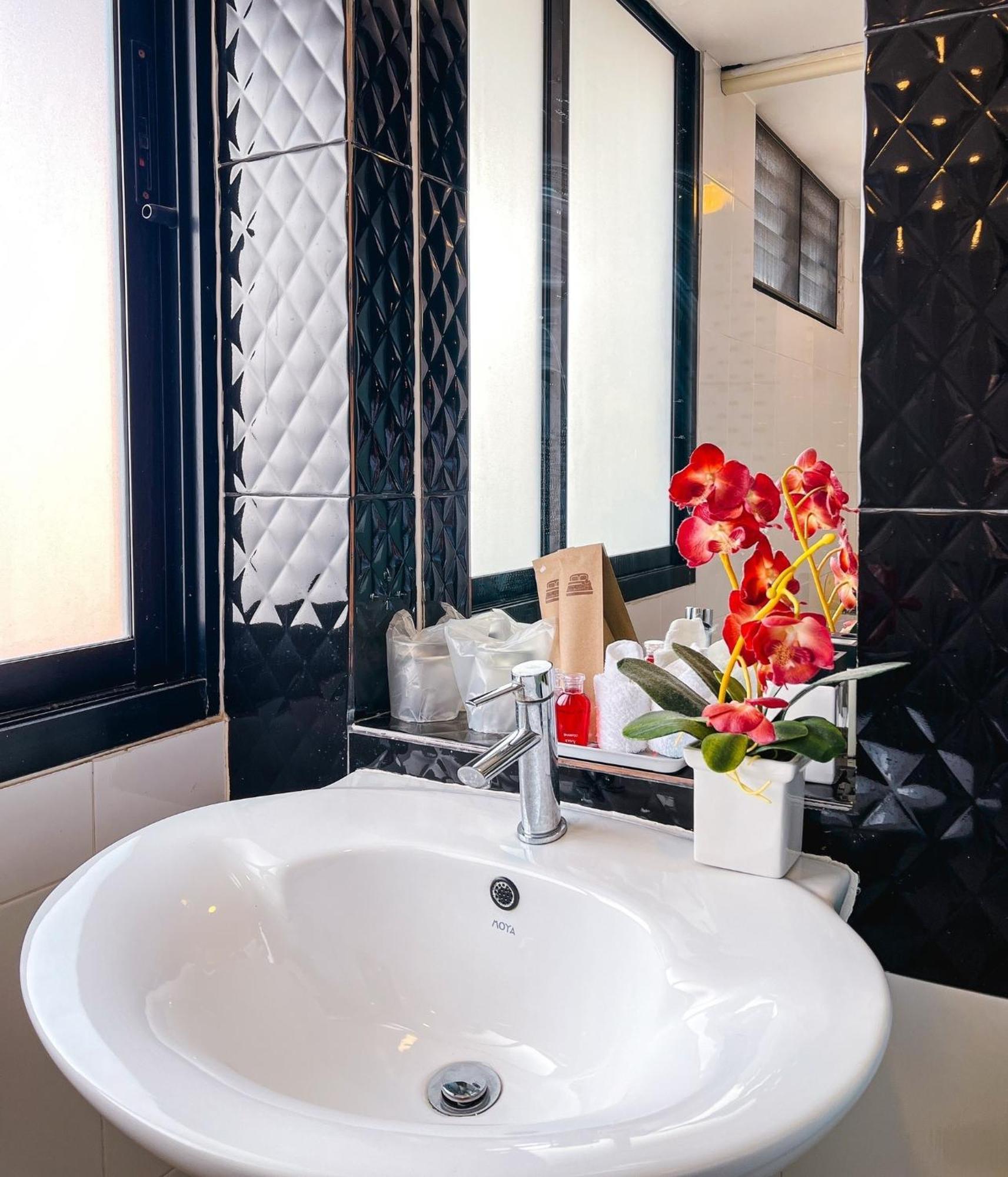 Baik Suite Bangkok Exterior photo